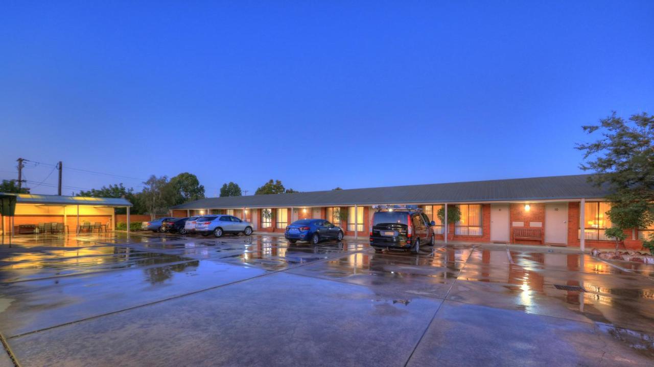 Moama Central Motel Echuca Kültér fotó