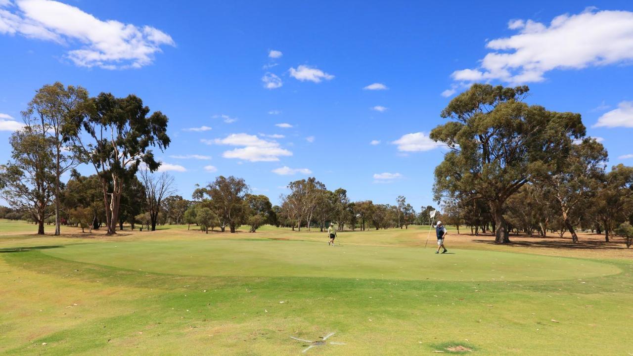 Moama Central Motel Echuca Kültér fotó